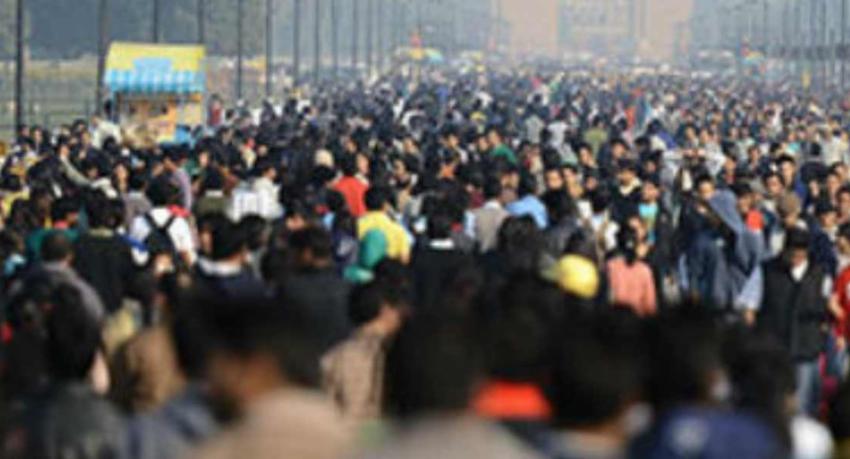 වසර මැද වෙද්දී ඉන්දියාව චීනය අභිබවා යන ලකුණු